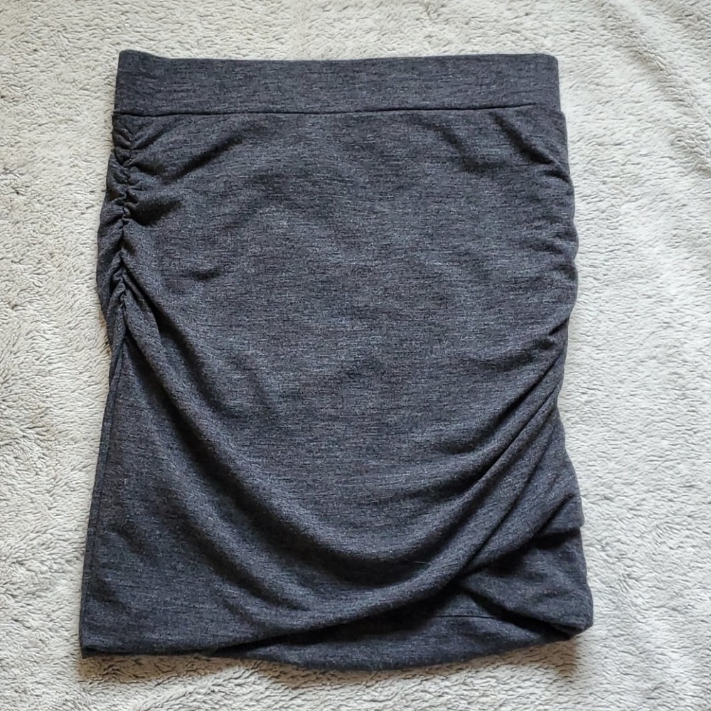 EUC Banana Republic skirt gray small heather gray